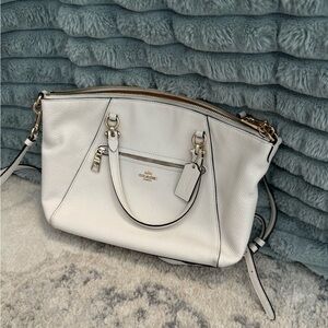 Coach Leather Crossbody Satchel, Near-Perfect Condition w/ FREE WRISTLET🩷